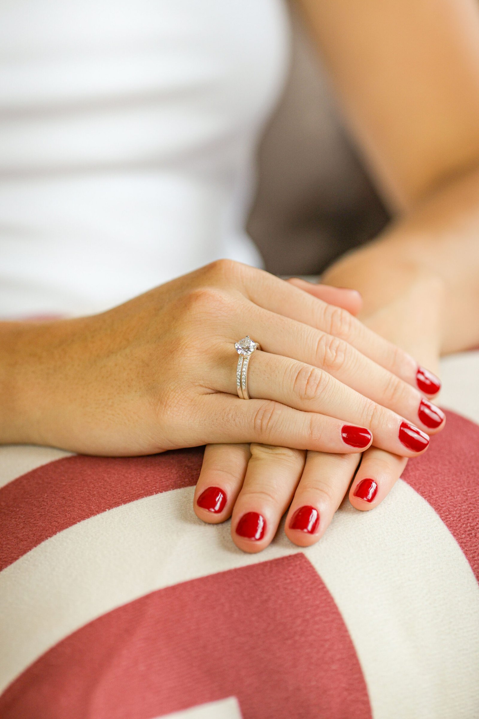 CONJUNTO DE ANEL SOLITÁRIO COM APARADOR EM PRATA 925 - N17