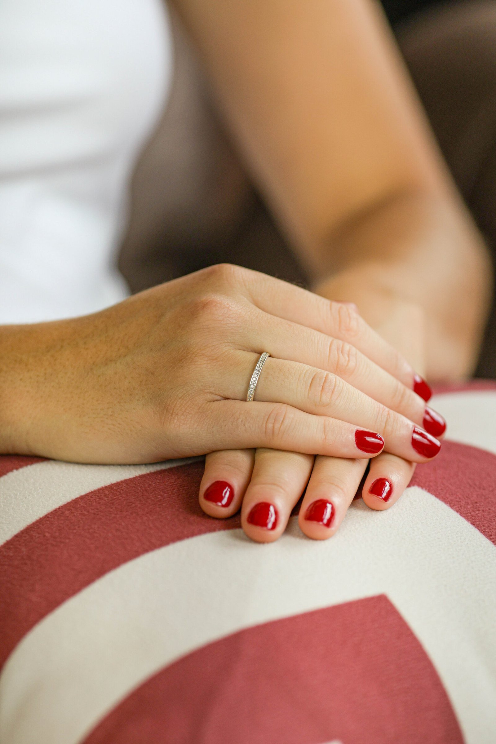 Meia Aliança Prata 925 Cravejada