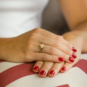 ANEL FLOR CRAVEJADA COM ZIRCÔNIAS – N16