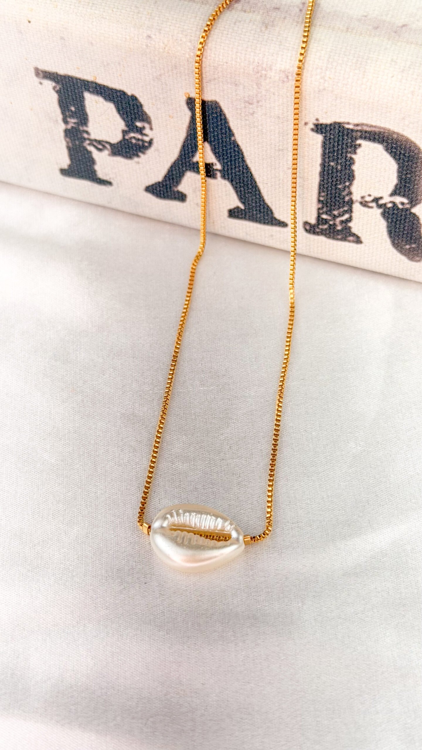 Colar Pérola Orgânica com Corrente Veneziana Banho Ouro 18k - Imagem 3