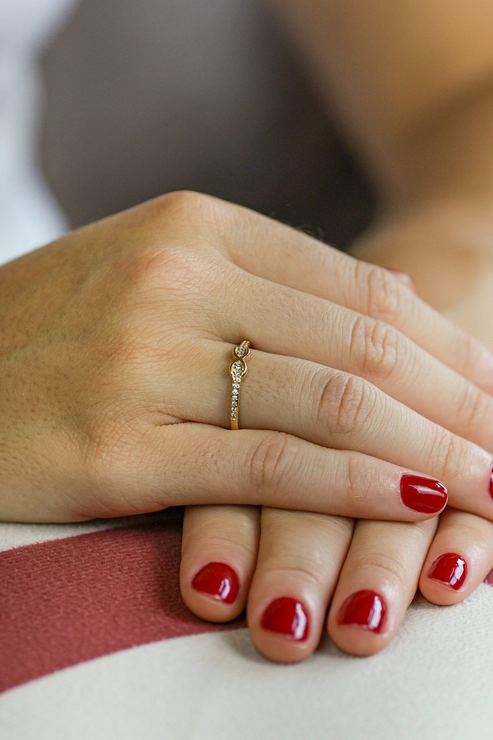 Anel Infinito em Banho Ouro 18k com Zircônias