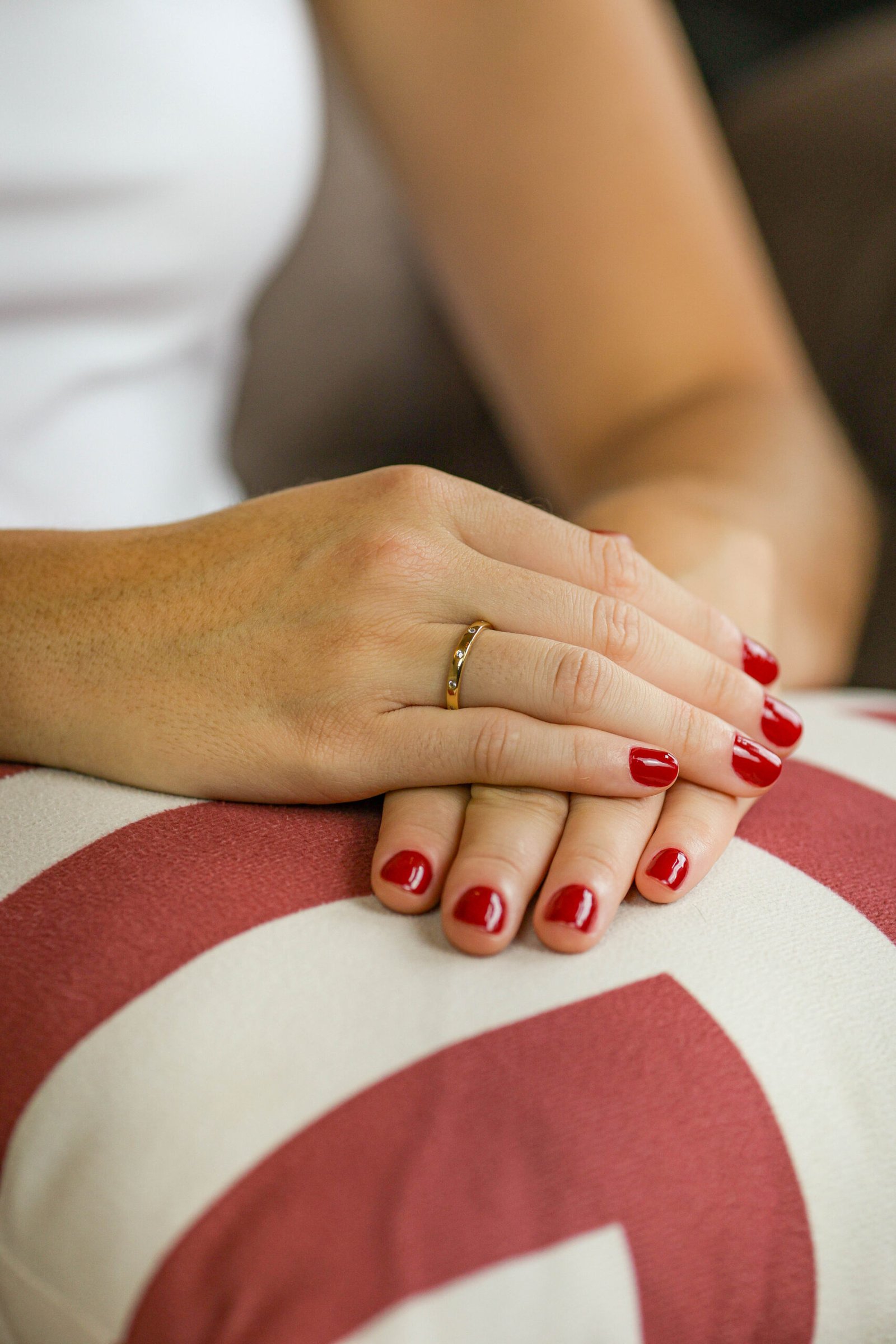 Anel com Zircônias em Banho Ouro 18k