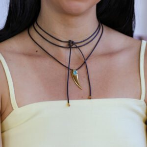 Colar Cordão Preto com Pingente Gota Verde Banho Ouro 18k