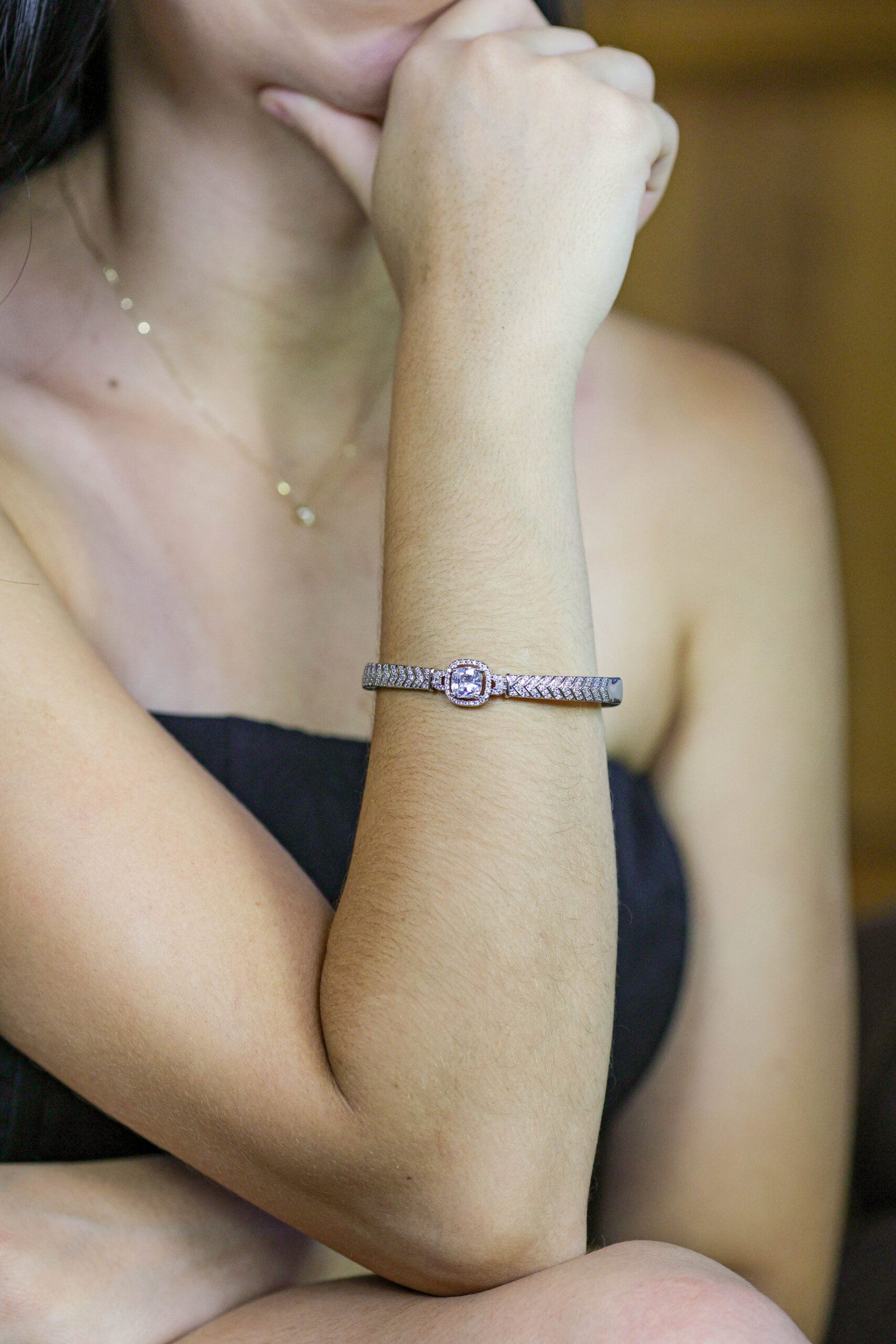 Bracelete Cravejado em Ródio Branco