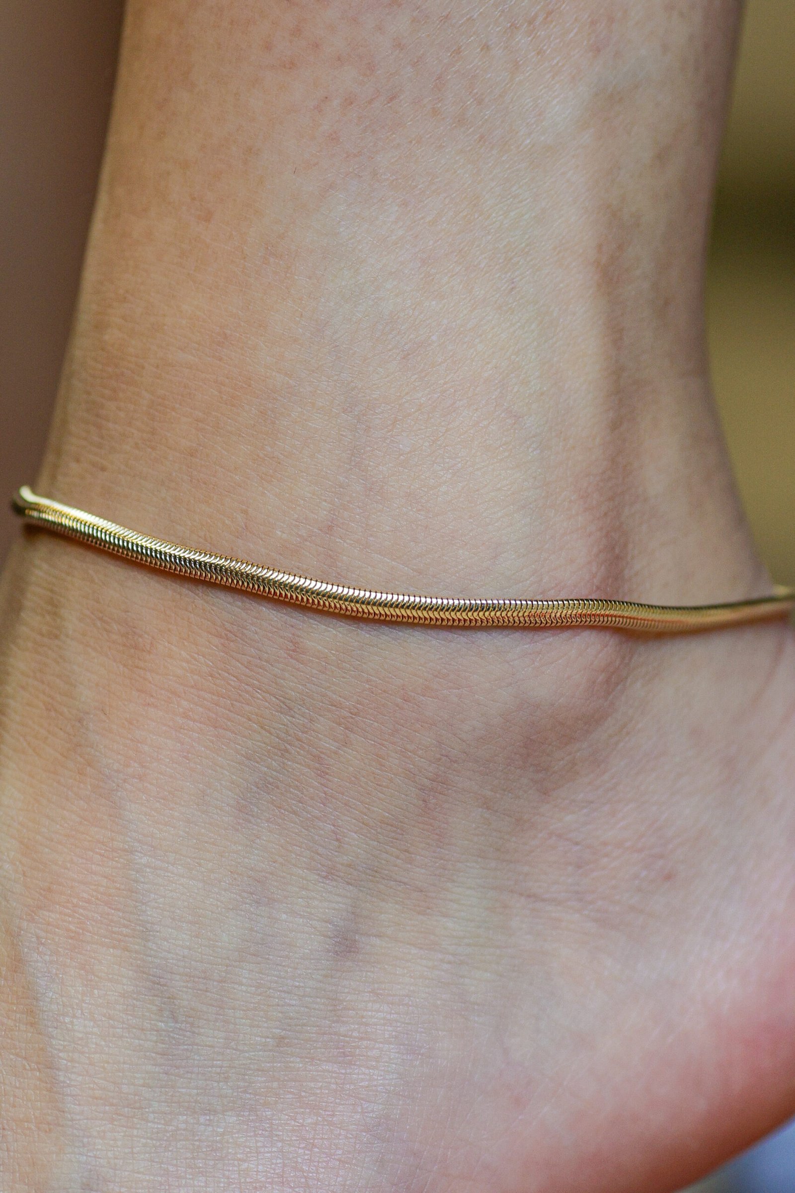 Tornozeleira Malha Snake em Banho de Ouro 18k