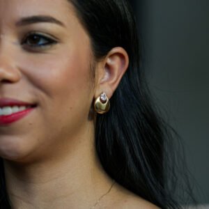 Brinco gota lisa com zircônia banho ouro 18k