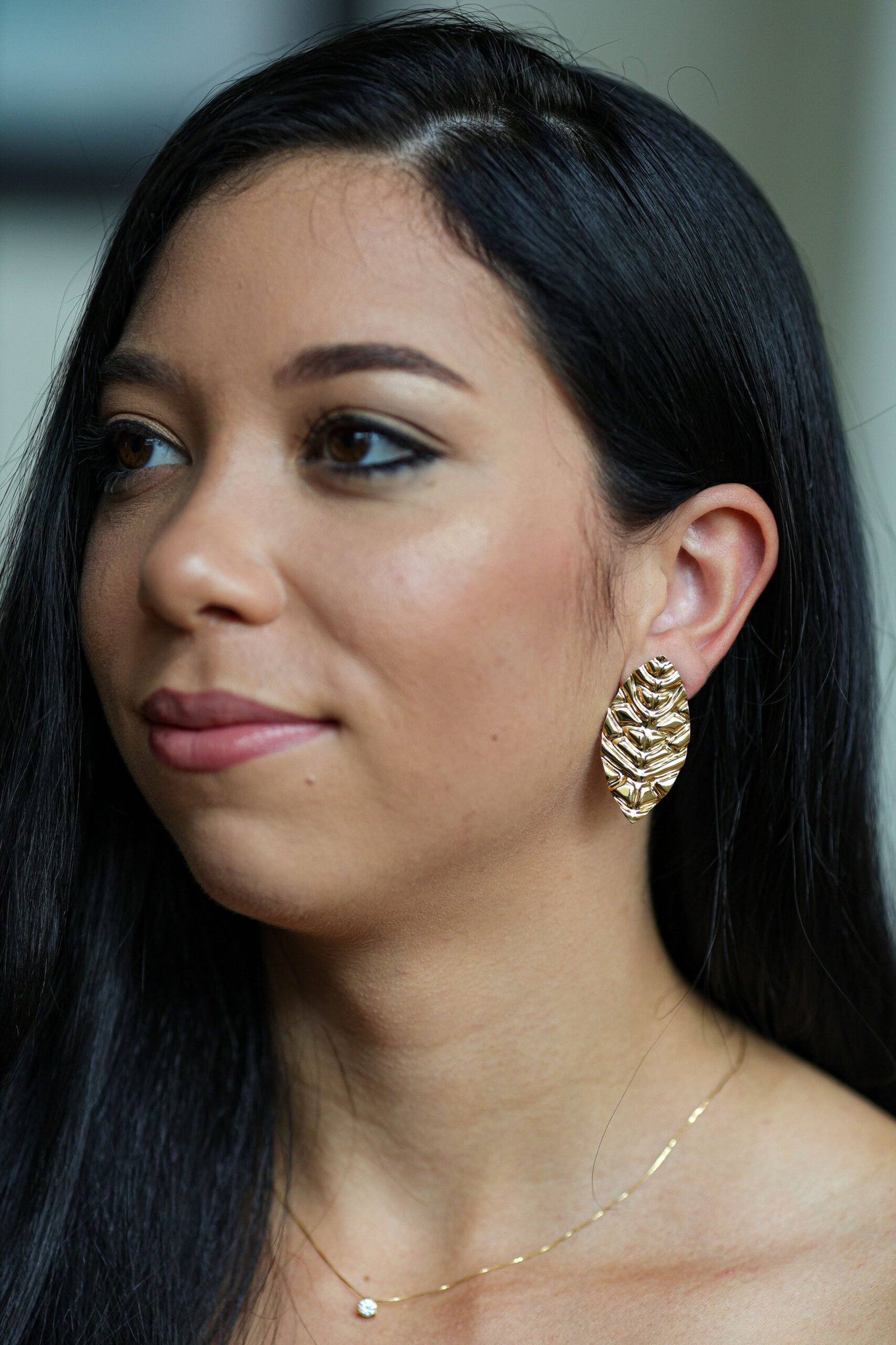 Brinco Folha Texturizada Banho Ouro 18k